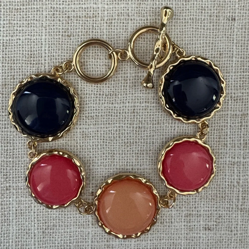 NEW Gold Charm Bracelet NWOT Multicolor Vintage Metal Enamel Blue Pink C…